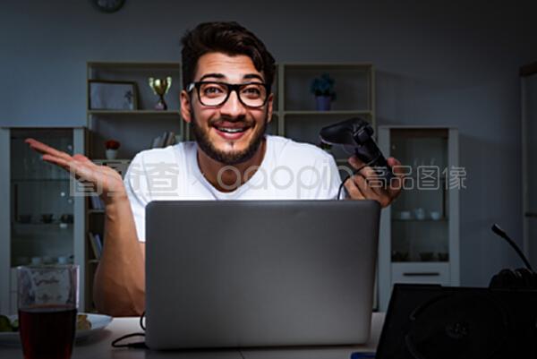 休比的万圣节 视频海报