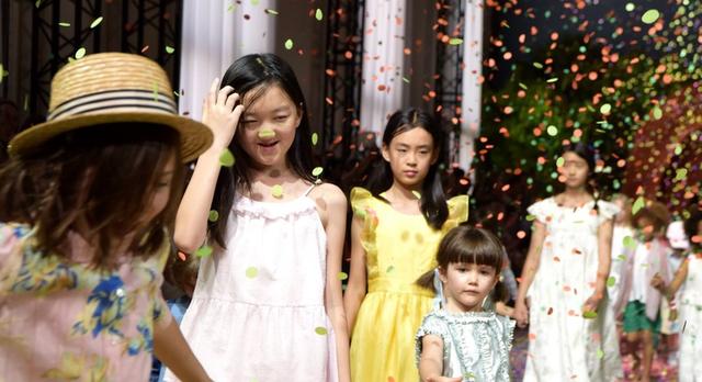 假面骑士联手出击驰骑与铠武电影大战全力出击 视频缩略图