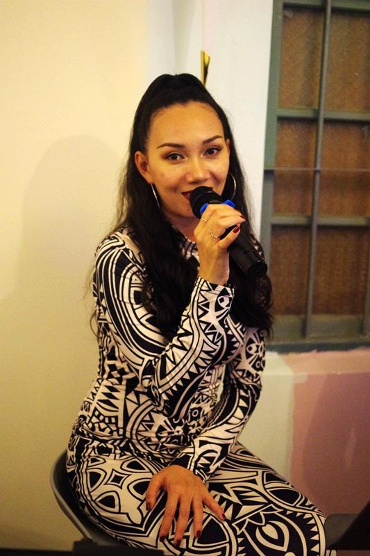 “醉”佳导演 视频封面