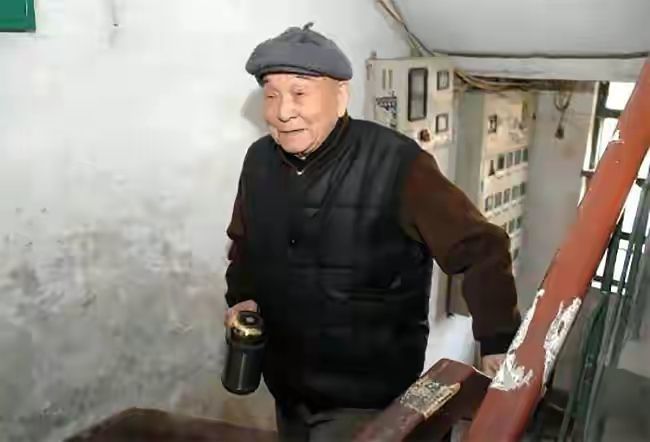 伊甸湖 视频缩略图