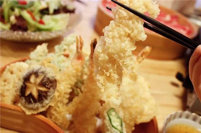 27套礼服 视频缩略图