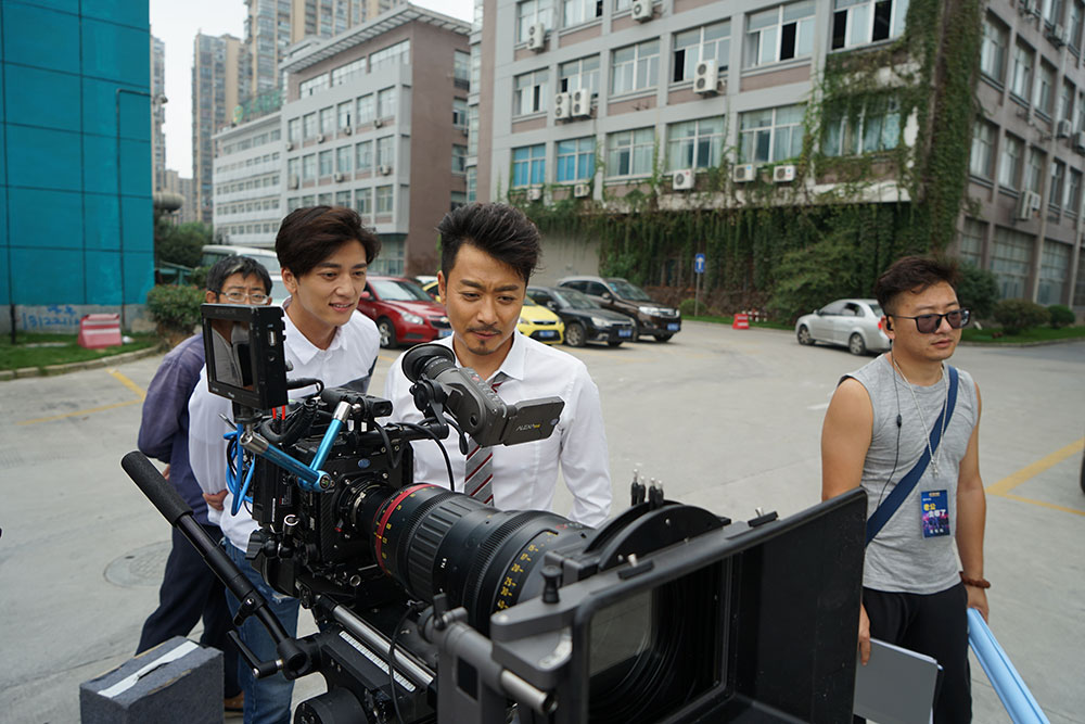 007之你死我活 视频缩略图