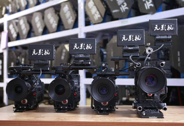 你是我的一束光 视频海报