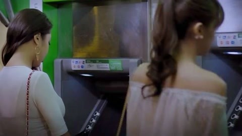 27套礼服 视频缩略图