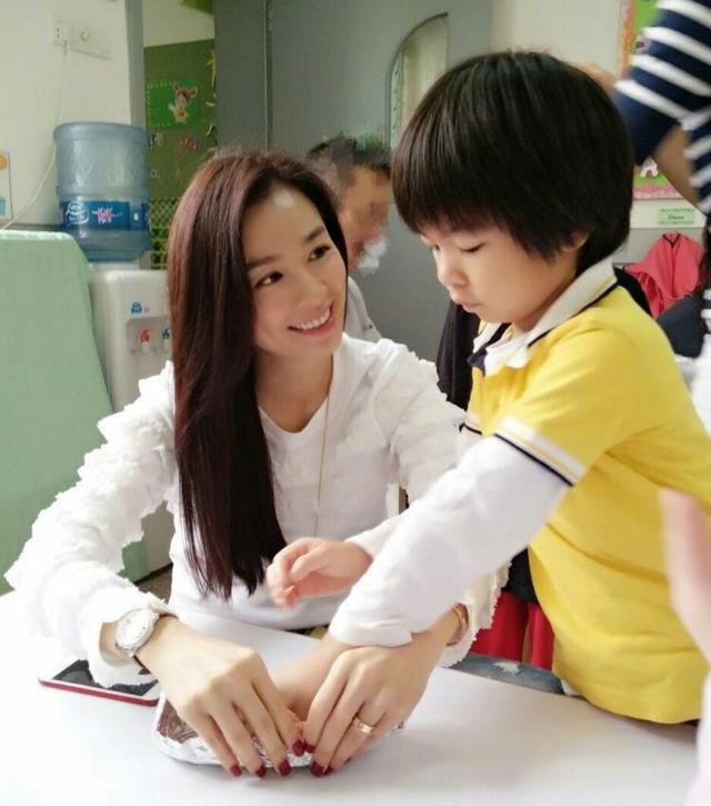 0.5毫米 视频海报