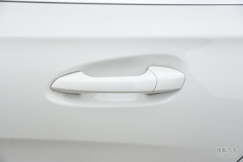 27套礼服 视频缩略图