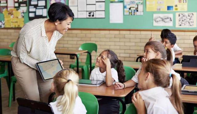 作家的洞穴 视频缩略图