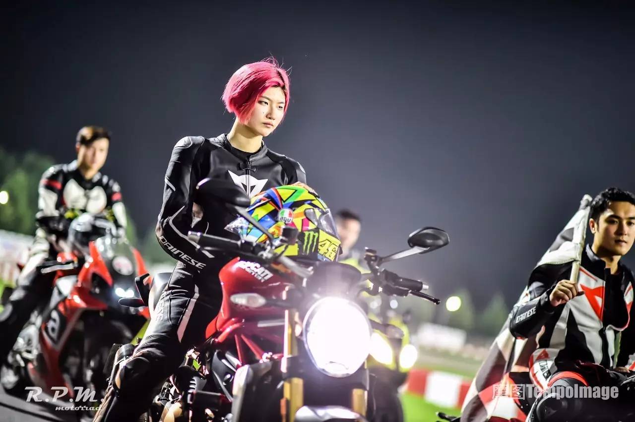 007之女王密使 视频主图