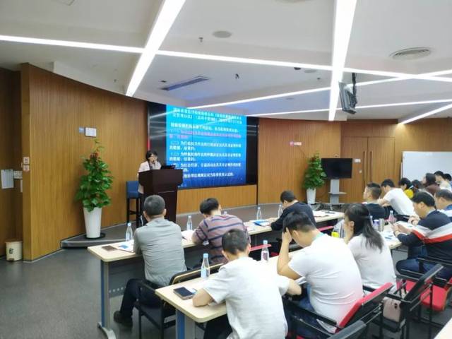 你们所有人的脸 视频缩略图