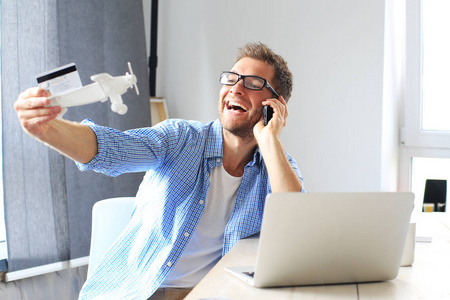 伤物语 -历与吸血鬼 视频缩略图