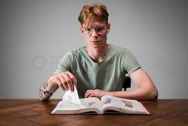 侏罗纪游戏：灭绝 视频海报