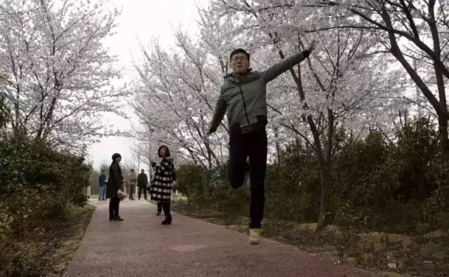 7：02死亡派对 视频缩略图