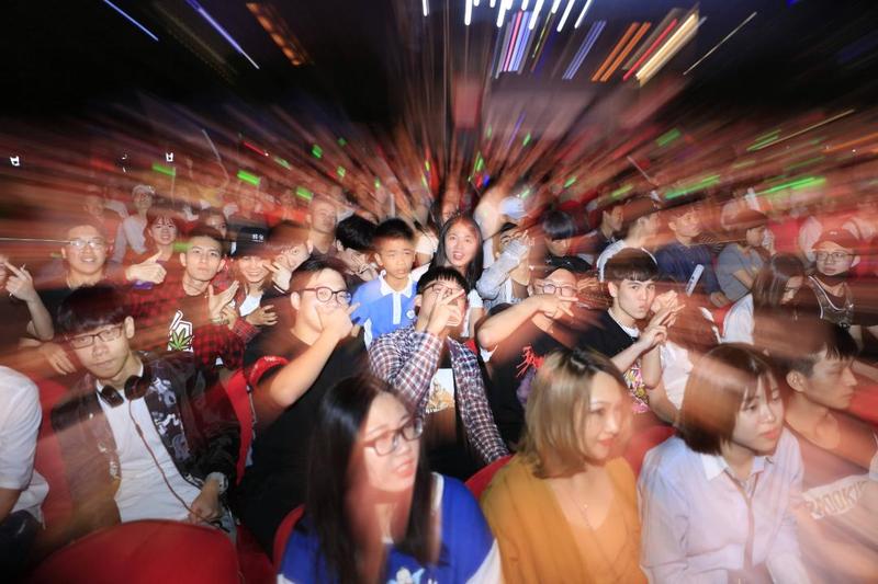 七月的舞步 视频缩略图