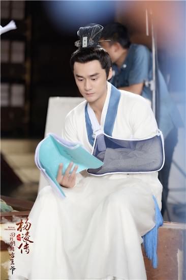 僵尸高校2 视频缩略图