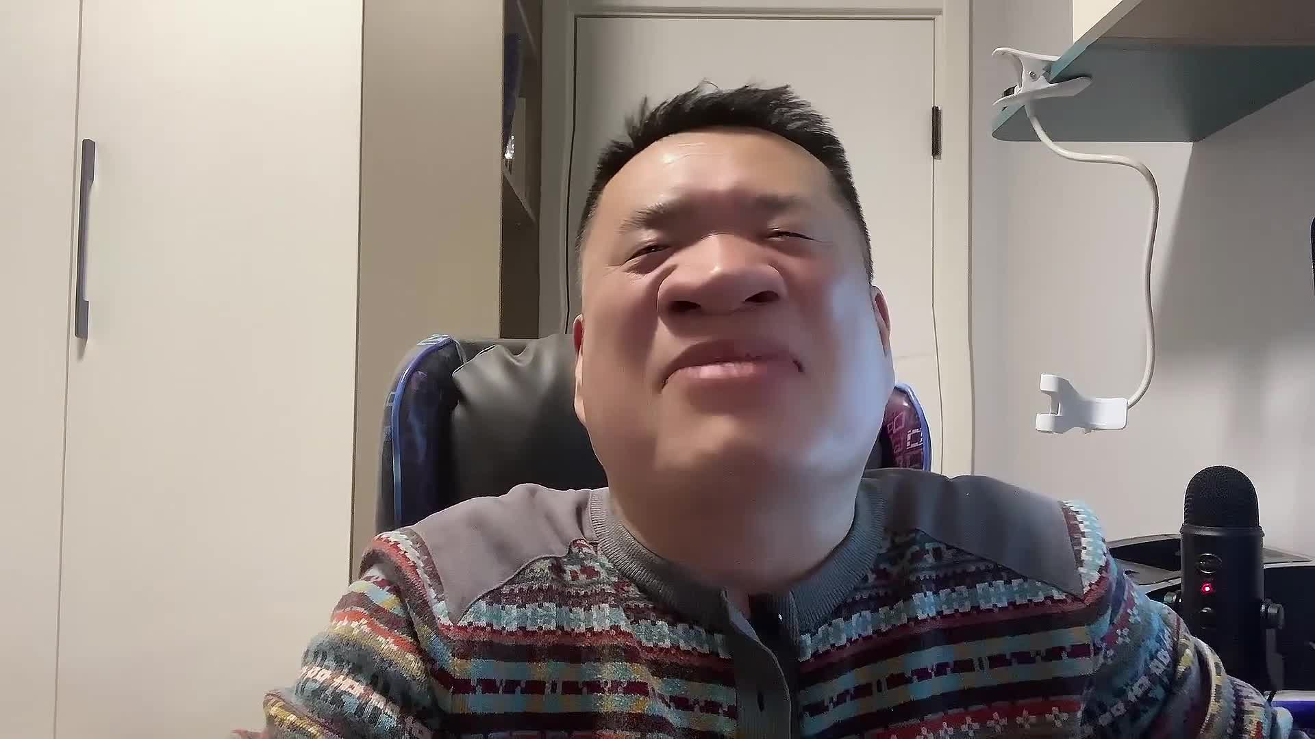 倔强的牛顿 视频缩略图