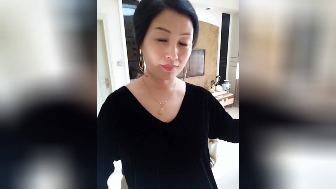 伊莲娜 视频海报