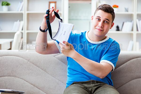 依兰爱情故事 视频缩略图