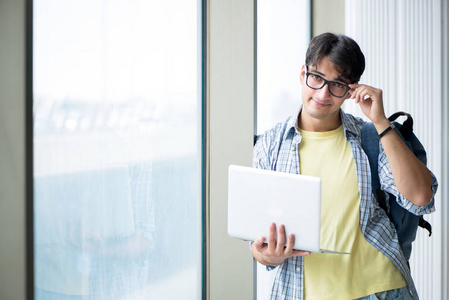 今日子和修一的故事 视频主图