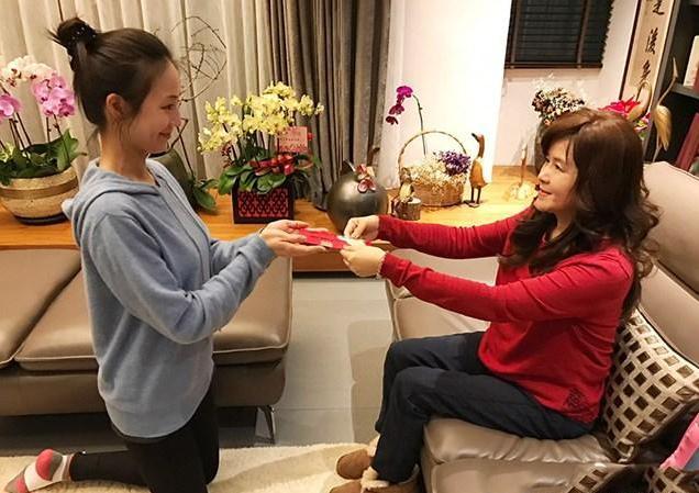 三叶草喷火战斗机 视频主图