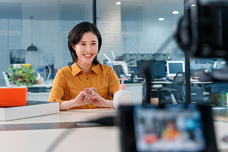 AUNTY当网红 视频海报