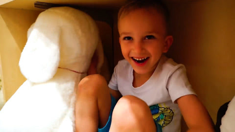 一号收银台的女孩 视频主图