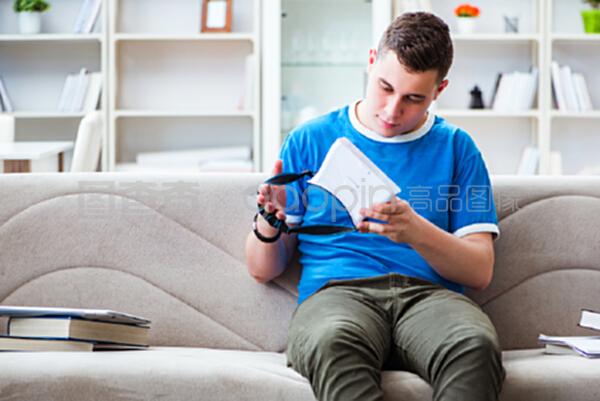 伊克巴尔之超级芯片 视频缩略图