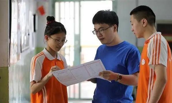 007：幽灵党 视频缩略图