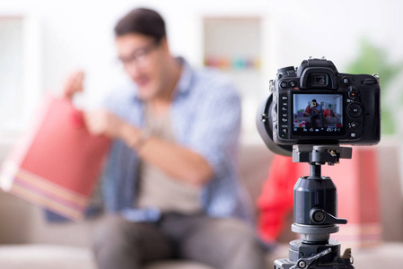 三只小猪与神灯 视频缩略图